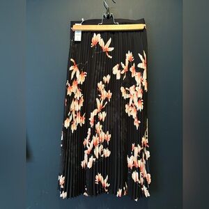NWT - Aritzia Black Floral Pleated Maxi Skirt